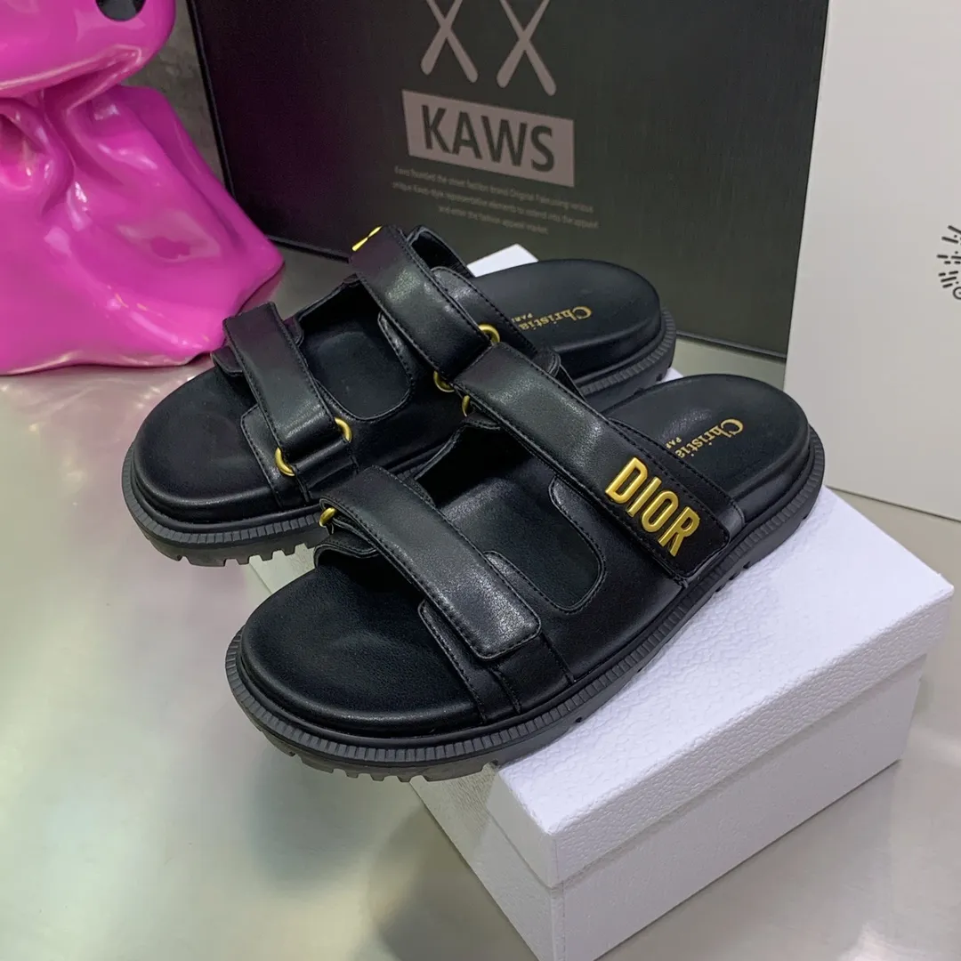 👟👟Ex-factory price 440👟👟 Women's shoe factory Dior 2022 spring and summer new Act thick-soled casual women's shoes with CD letter logo hardware buckle open-toe slippers Star same style flat-bottomed round-toe retro beach shoes Top version on the market Material: imported calfskin upper/imported metal cowhide + cowhide feet + water-dyed sheepskin lining + original molded T👟👟Factory price U outsole Size: 34-41 (34.40.41 customization is not returnable)
